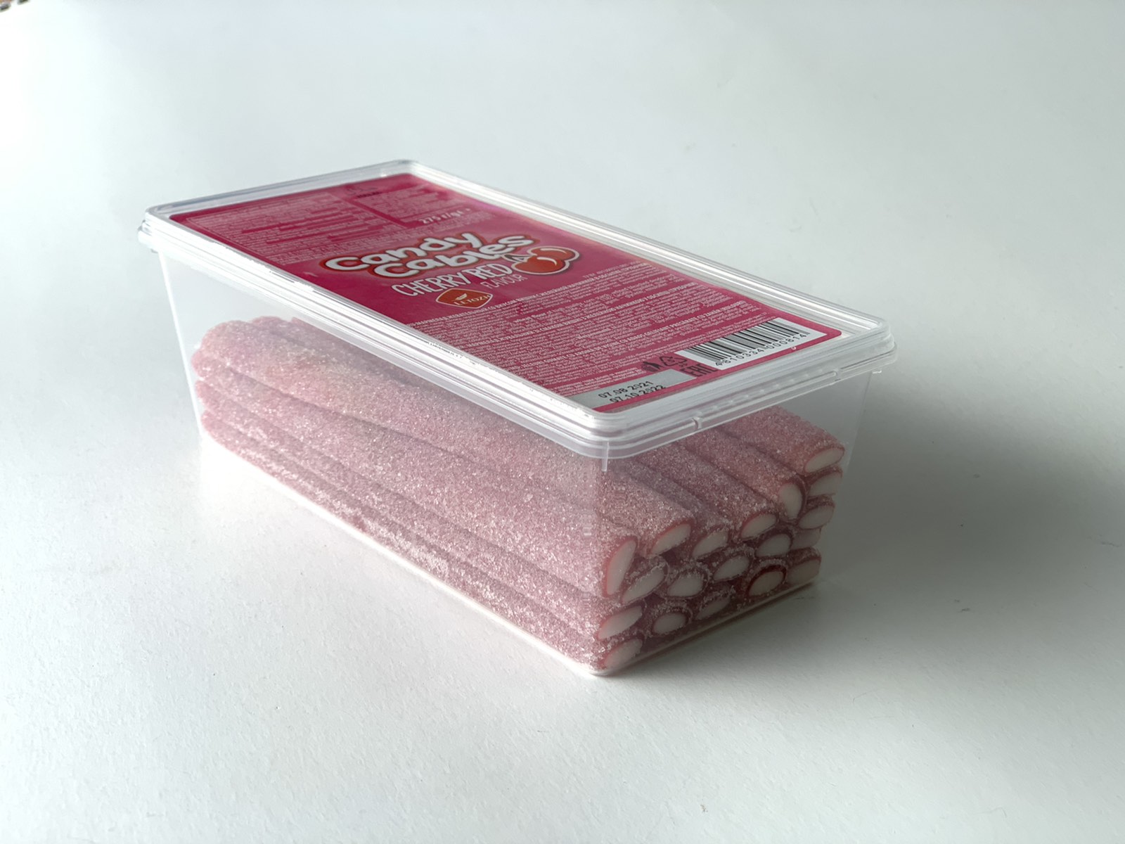 Трубочки  со вкусом вишни  с желейной начинкой в обсыпке